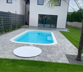 Téglalap alakú medencék