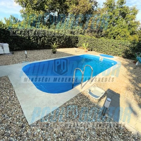 Gyerek Medence ( Díva ) 4,5x3x1,2 m